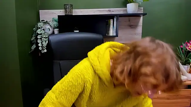 juicyPenny online show from 10-17-25, 05:32