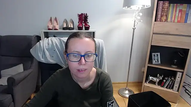 sweetxLizzy online show from 10-21-25, 04:24