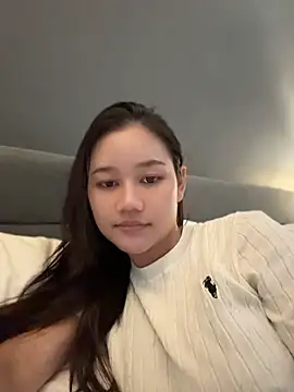 Snapshot of cherrycuteasian chatting on 04-30-26, 08:31 cherrycuteasian online show from 04-30-26, 08:31