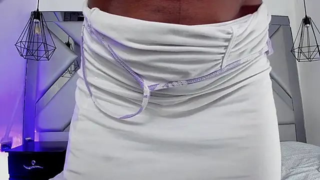 Lorenn Hill online show from 12-14-25, 01:05