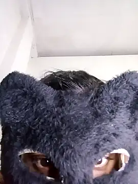 Snapshot of Slllll_Couple00 chatting on 03-17-26, 03:26 Slllll Couple00 online show from 03-17-26, 03:26