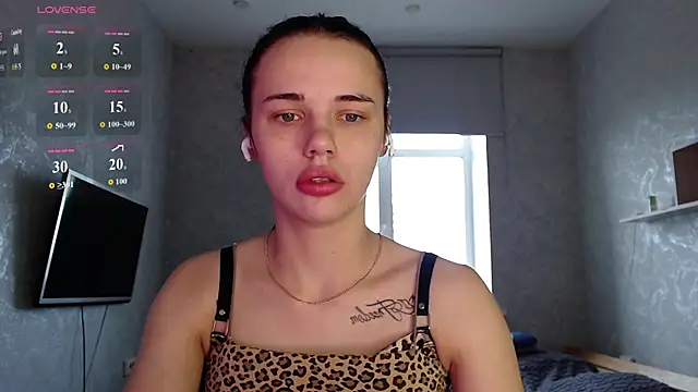 Snapshot of Kseni_a chatting on 06-06-26, 07:57 Kseni a online show from 06-06-26, 07:57