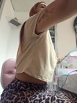 Snapshot of sandy_y chatting on 01-11-26, 04:56 sandy y online show from 01-11-26, 04:56