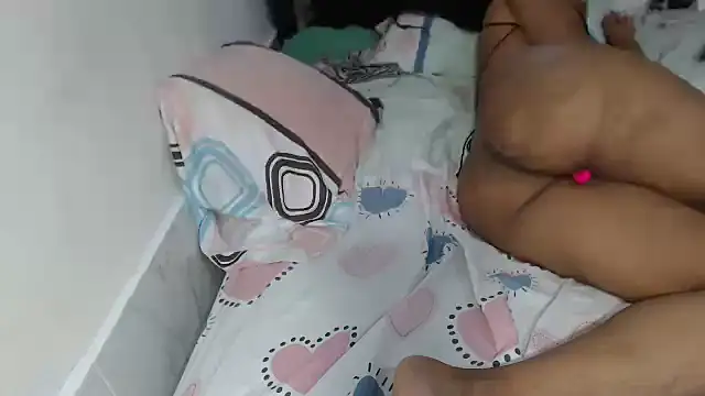 Snapshot of PERLA_BLACK_ chatting on 11-20-25, 07:52 PERLA BLACK online show from 11-20-25, 07:52