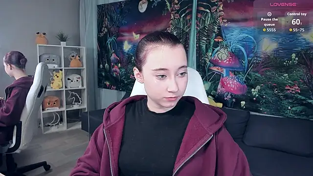 Snapshot of ClaraParks chatting on 09-12-25, 07:14 ClaraParks online show from 09-12-25, 07:14