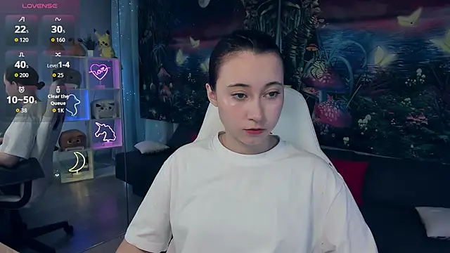 Snapshot of ClaraParks chatting on 09-15-25, 05:57 ClaraParks online show from 09-15-25, 05:57