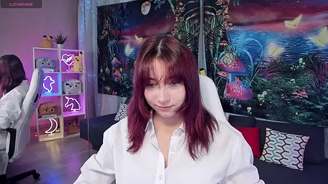 Snapshot of ClaraParks chatting on 09-19-25, 06:08 ClaraParks online show from 09-19-25, 06:08