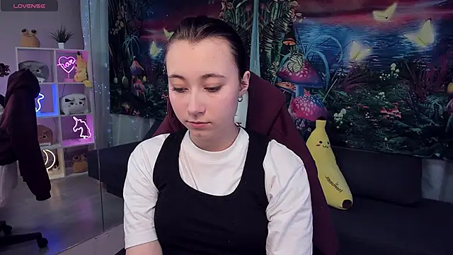 Snapshot of ClaraParks chatting on 10-04-25, 06:28 ClaraParks online show from 10-04-25, 06:28