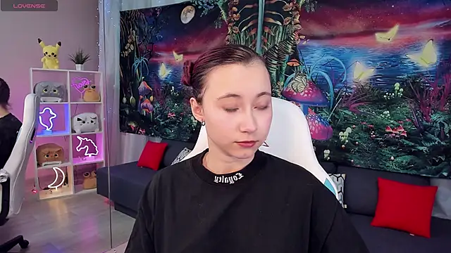 Snapshot of ClaraParks chatting on 10-14-25, 05:58 ClaraParks online show from 10-14-25, 05:58