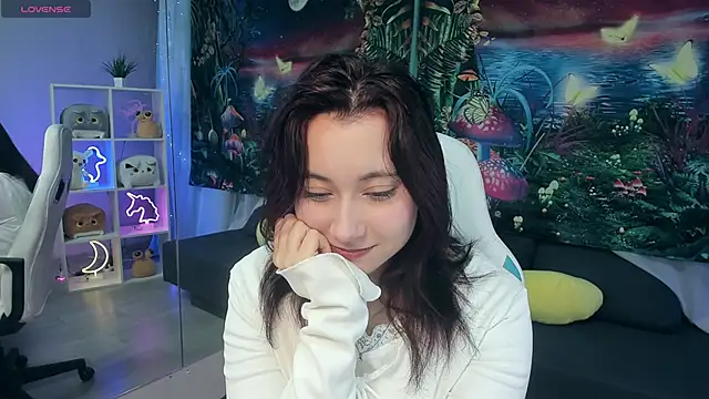 Snapshot of ClaraParks chatting on 10-21-25, 05:57 ClaraParks online show from 10-21-25, 05:57