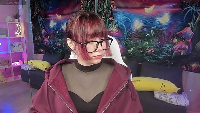 Snapshot of ClaraParks chatting on 11-14-25, 08:07 ClaraParks online show from 11-14-25, 08:07