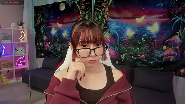 Snapshot of ClaraParks chatting on 11-15-25, 04:47 ClaraParks online show from 11-15-25, 04:47