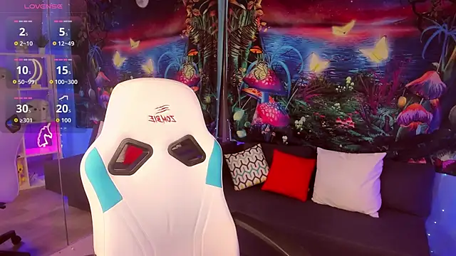 Snapshot of ClaraParks chatting on 11-27-25, 09:00 ClaraParks online show from 11-27-25, 09:00