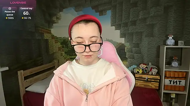 Snapshot of ClaraParks chatting on 01-05-26, 06:33 ClaraParks online show from 01-05-26, 06:33