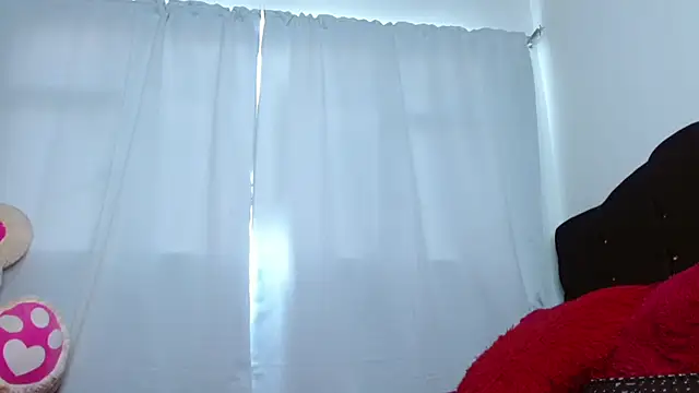 Charlothe Wright online show from 10-24-25, 06:04