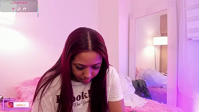 Snapshot of _Zahara_ chatting on 09-27-25, 01:32 Zahara online show from 09-27-25, 01:32