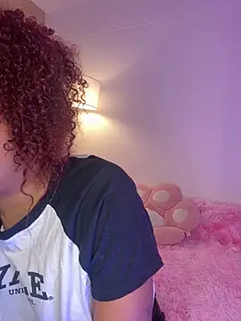 Snapshot of _Zahara_ chatting on 10-04-25, 11:58 Zahara online show from 10-04-25, 11:58