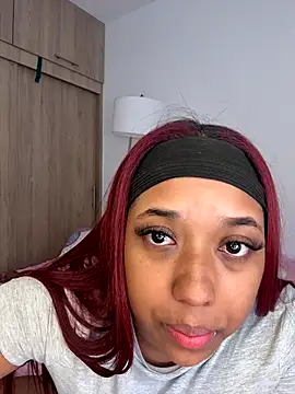 Snapshot of _Zahara_ chatting on 10-20-25, 07:03 Zahara online show from 10-20-25, 07:03