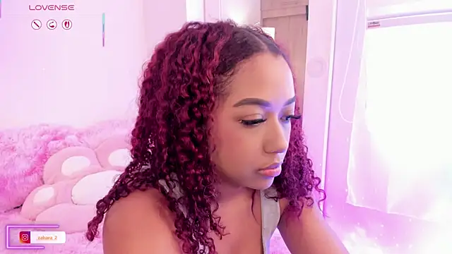 Snapshot of _Zahara_ chatting on 12-13-25, 09:09 Zahara online show from 12-13-25, 09:09