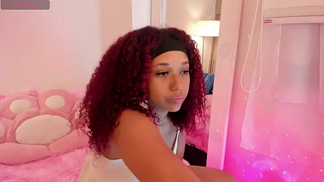 Snapshot of _Zahara_ chatting on 12-15-25, 10:58 Zahara online show from 12-15-25, 10:58