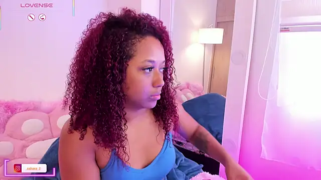 Snapshot of _Zahara_ chatting on 12-18-25, 01:28 Zahara online show from 12-18-25, 01:28