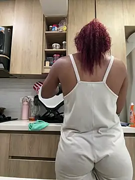 Snapshot of _Zahara_ chatting on 02-03-26, 11:10 Zahara online show from 02-03-26, 11:10