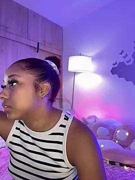 Snapshot of _Zahara_ chatting on 02-13-26, 11:12 Zahara online show from 02-13-26, 11:12