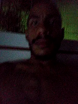 Snapshot of mavambo2 chatting on 11-01-25, 03:52 mavambo2 online show from 11-01-25, 03:52