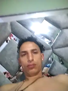 Snapshot of Dani22cmhot chatting on 10-27-25, 11:03 Dani22cmhot online show from 10-27-25, 11:03