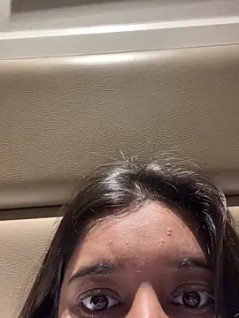 Snapshot of desitease chatting on 09-11-25, 08:47 desitease online show from 09-11-25, 08:47