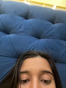 Snapshot of desitease chatting on 10-11-25, 05:22 desitease online show from 10-11-25, 05:22