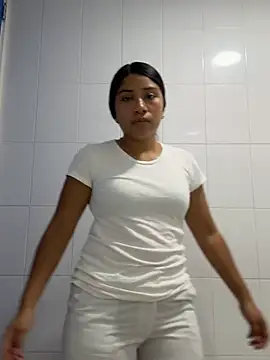 Snapshot of Daliz chatting on 07-14-26, 04:39 Daliz online show from 07-14-26, 04:39