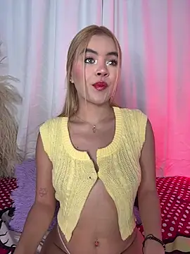 Snapshot of Miaa_rosses3 chatting on 07-15-26, 11:32 Miaa rosses3 online show from 07-15-26, 11:32