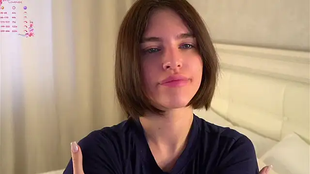 Snapshot of EleneButton chatting on 04-28-26, 01:15 EleneButton online show from 04-28-26, 01:15