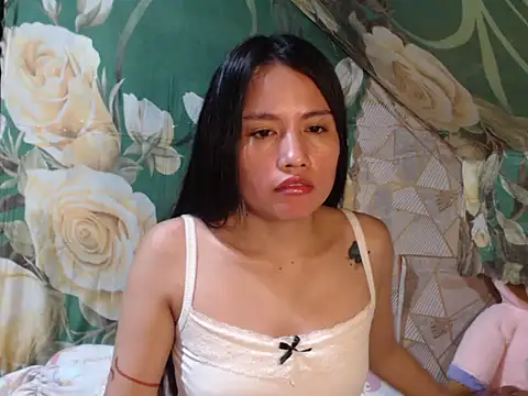 Snapshot of UrKitty_lover18 chatting on 05-18-26, 11:21 UrKitty lover18 online show from 05-18-26, 11:21