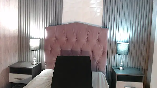 Bonnali lune online show from 02-16-26, 07:43