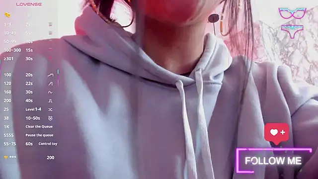 Snapshot of Sheilly_brown chatting on 12-19-25, 07:37 Sheilly brown online show from 12-19-25, 07:37