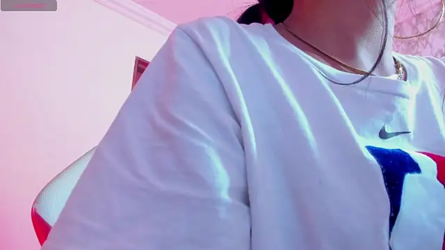 Snapshot of Sheilly_brown chatting on 12-21-25, 08:38 Sheilly brown online show from 12-21-25, 08:38