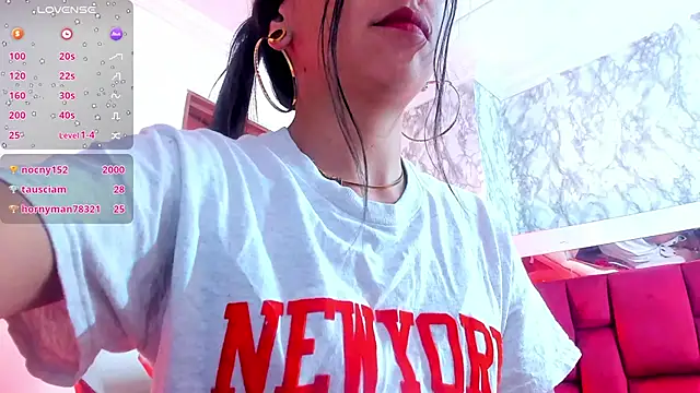 Snapshot of Sheilly_brown chatting on 01-15-26, 03:38 Sheilly brown online show from 01-15-26, 03:38