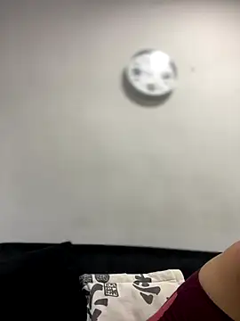 Snapshot of JuanitaMore01 chatting on 09-18-25, 04:09 JuanitaMore01 online show from 09-18-25, 04:09