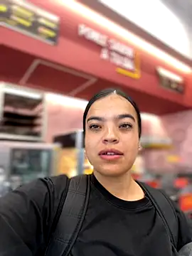 Snapshot of JuanitaMore01 chatting on 09-24-25, 03:48 JuanitaMore01 online show from 09-24-25, 03:48