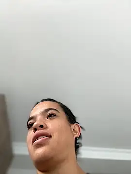 Snapshot of JuanitaMore01 chatting on 09-30-25, 08:25 JuanitaMore01 online show from 09-30-25, 08:25