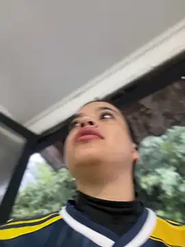 Snapshot of JuanitaMore01 chatting on 10-11-25, 10:30 JuanitaMore01 online show from 10-11-25, 10:30