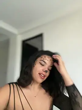 Snapshot of JuanitaMore01 chatting on 10-15-25, 09:15 JuanitaMore01 online show from 10-15-25, 09:15