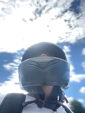 Snapshot of JuanitaMore01 chatting on 10-25-25, 07:08 JuanitaMore01 online show from 10-25-25, 07:08