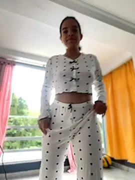 Snapshot of JuanitaMore01 chatting on 10-31-25, 02:29 JuanitaMore01 online show from 10-31-25, 02:29