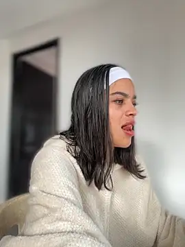 Snapshot of JuanitaMore01 chatting on 11-02-25, 08:00 JuanitaMore01 online show from 11-02-25, 08:00