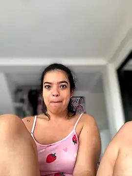 Snapshot of JuanitaMore01 chatting on 11-20-25, 12:16 JuanitaMore01 online show from 11-20-25, 12:16