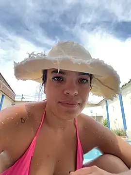 Snapshot of JuanitaMore01 chatting on 11-23-25, 06:19 JuanitaMore01 online show from 11-23-25, 06:19