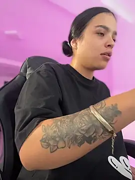 JuanitaMore01 online show from 04-06-26, 09:05